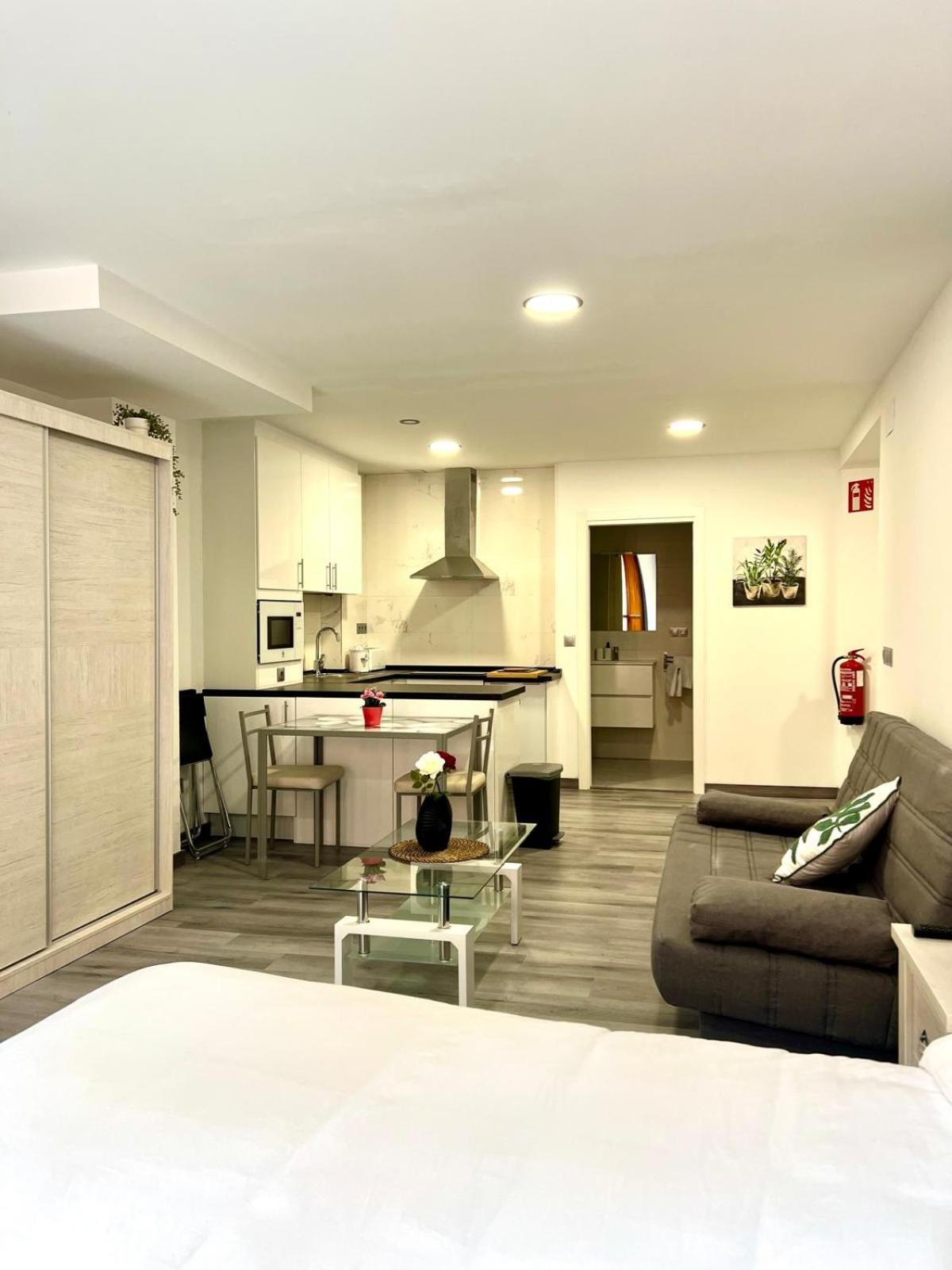 Rosal Central Studios Oviede Extérieur photo