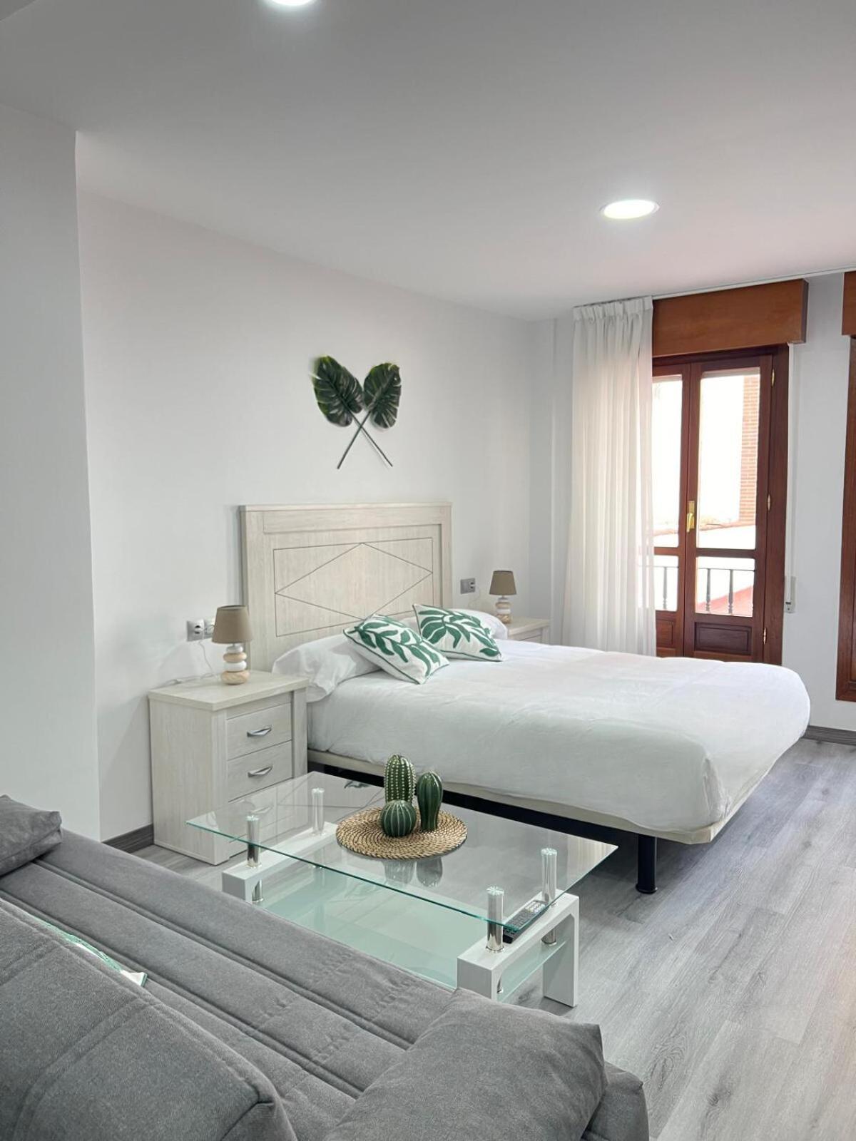 Rosal Central Studios Oviede Extérieur photo